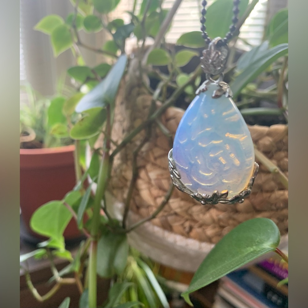 Royal Garden Necklace Opalescent Teardrop Pendant Long Chain - Picture 9 of 11